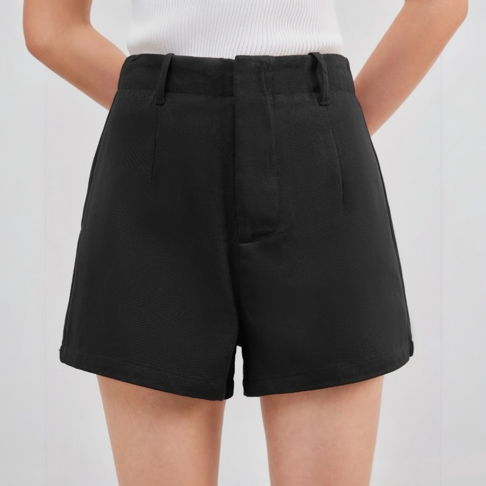 Cider Women's Black High Waisted Twill Dress Shorts Size M
